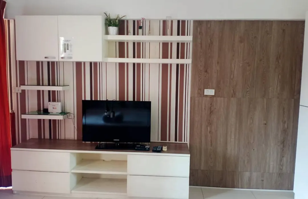Baan Sabai Rama IV Apartment-1